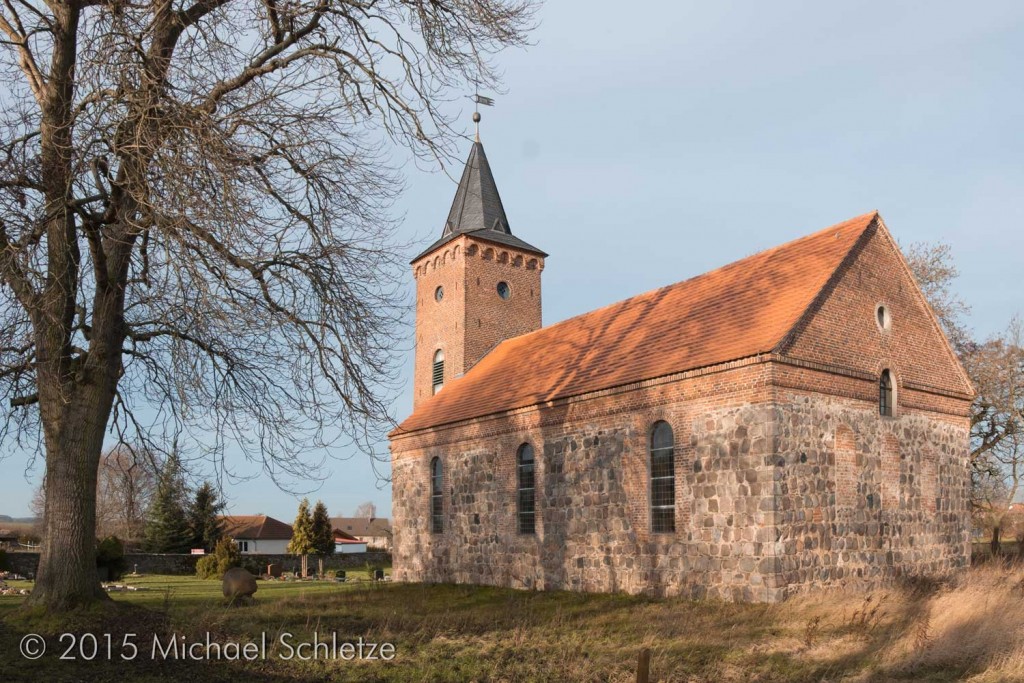 Die Arbeit mehrere Jahrhunderte bestimmt das heutige Erscheinungbild der Brunower Dorfkirche