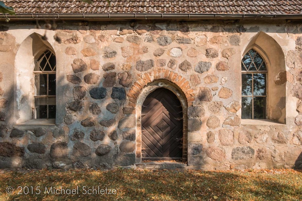 In dieser Form vielleicht noch aus dem späten Mittelalter: Das Portal im Süden