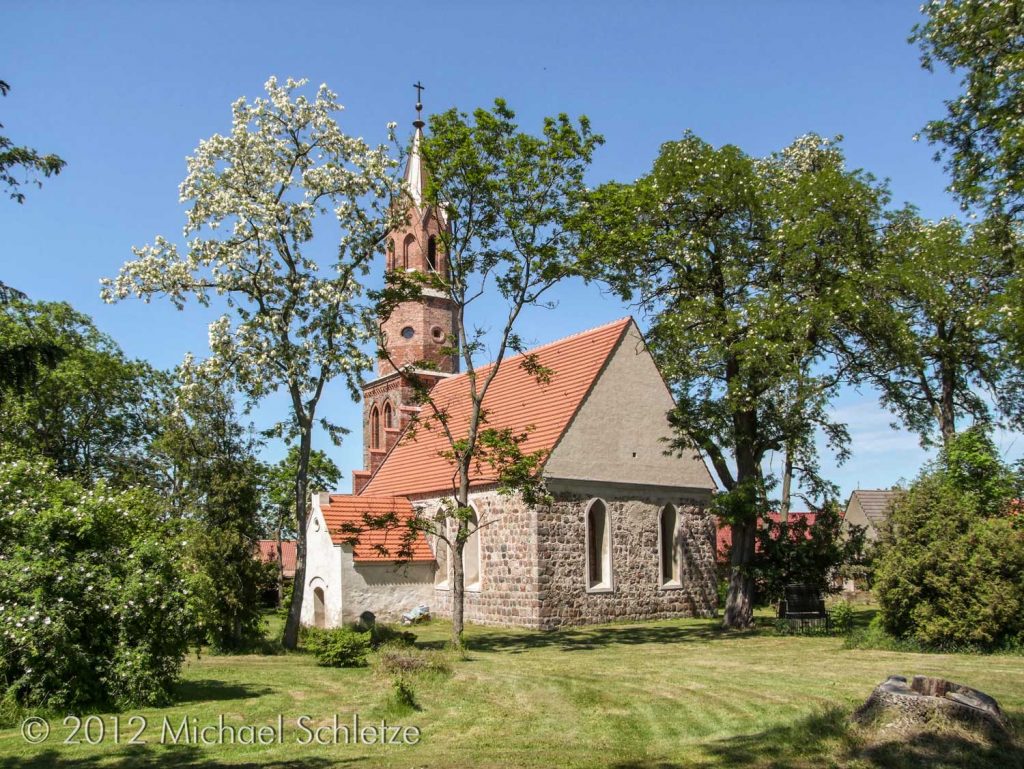 Stark neuzeitlich überformt: Casekows kleine Dorfkirche