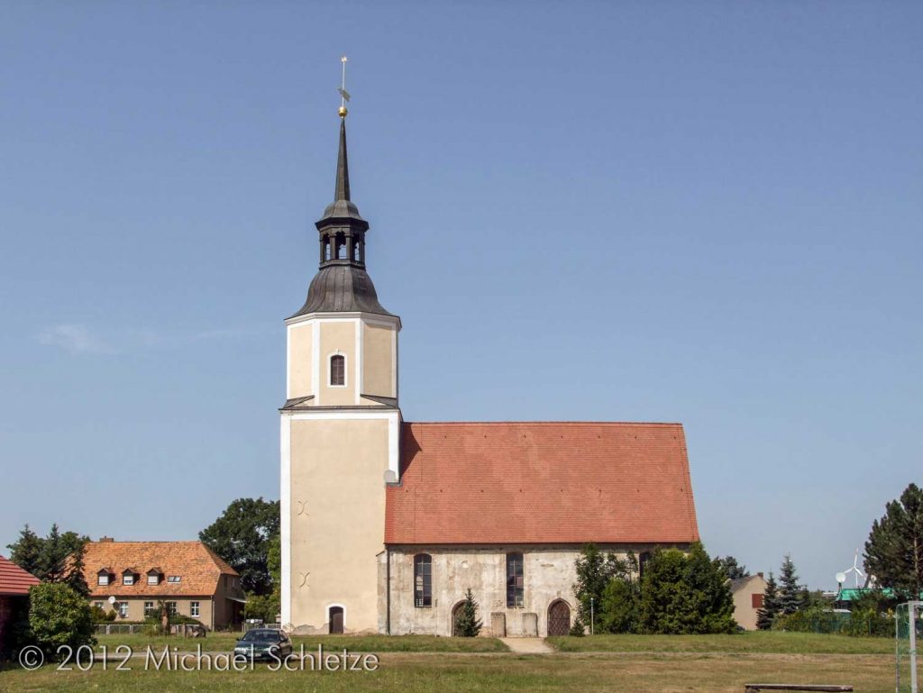 Dorfkirche Greifenhain von Süden