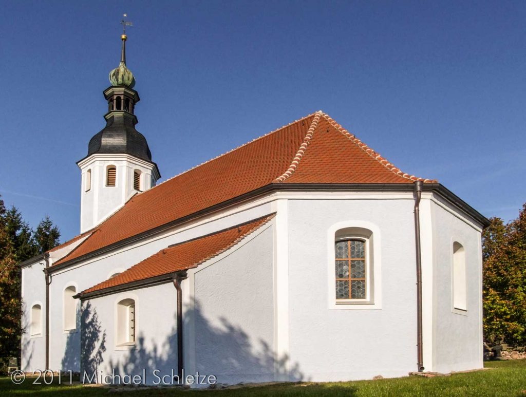 In der 1. Hälfte des 18. Jahrhunderts fast vollständig barockisiert: Die Dorfkirche von Lieskau