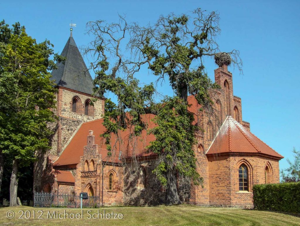 Neogotisch umgestaltet und nach Osten verlängert: Die Dorfkirche von Schorbus