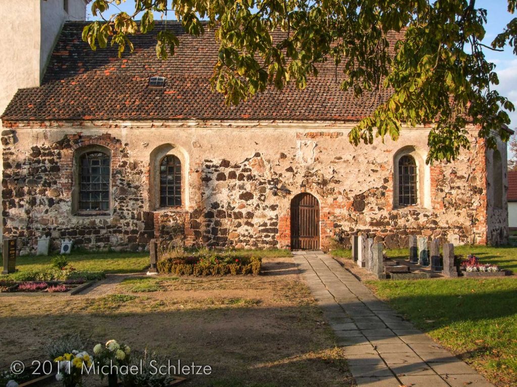Dorfkirche Drasdo: Die Südseite