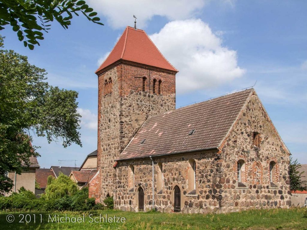 Die Hohenseefelder Dorfkirche von Südosten