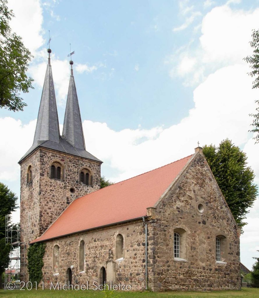 Die Doppelspitze erinnert an die Kirche von Lugau