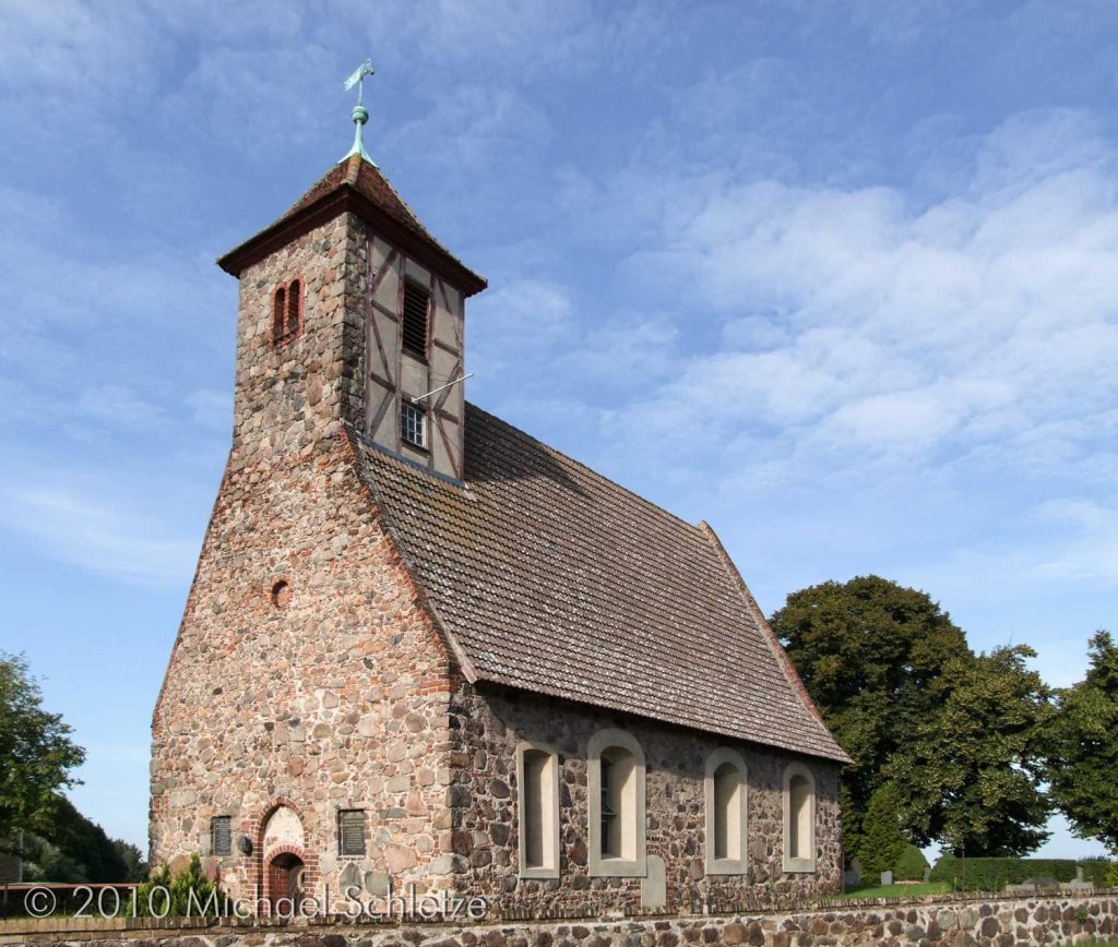 Einfacher Rechtecksaal aus dem späten Mittelalter: Die Dorfkirche von Kuhlowitz