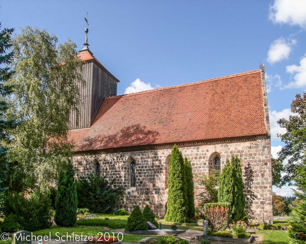 Seit dem Mittelalter nur wenig verändert: Die Dobberziner Dorfkirche