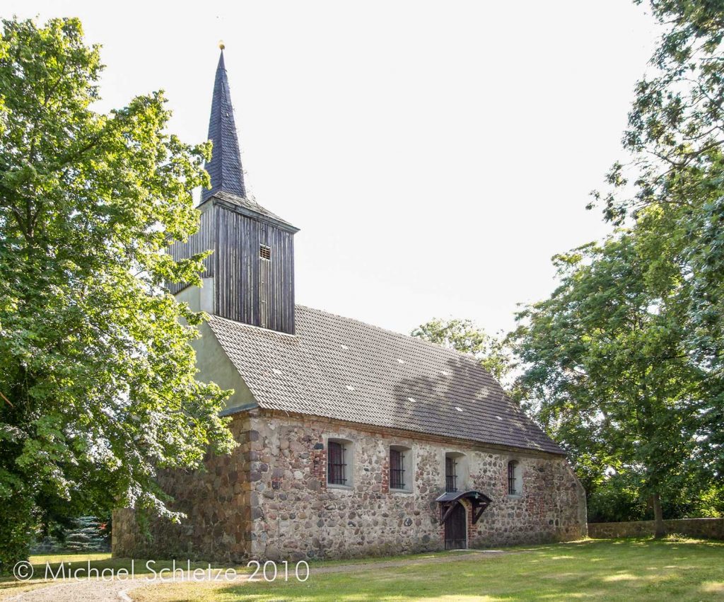Die kleine Kirche aus dem späten Mittelalter wurde Ende des 17. Jahrhunderts wieder aufgebaut