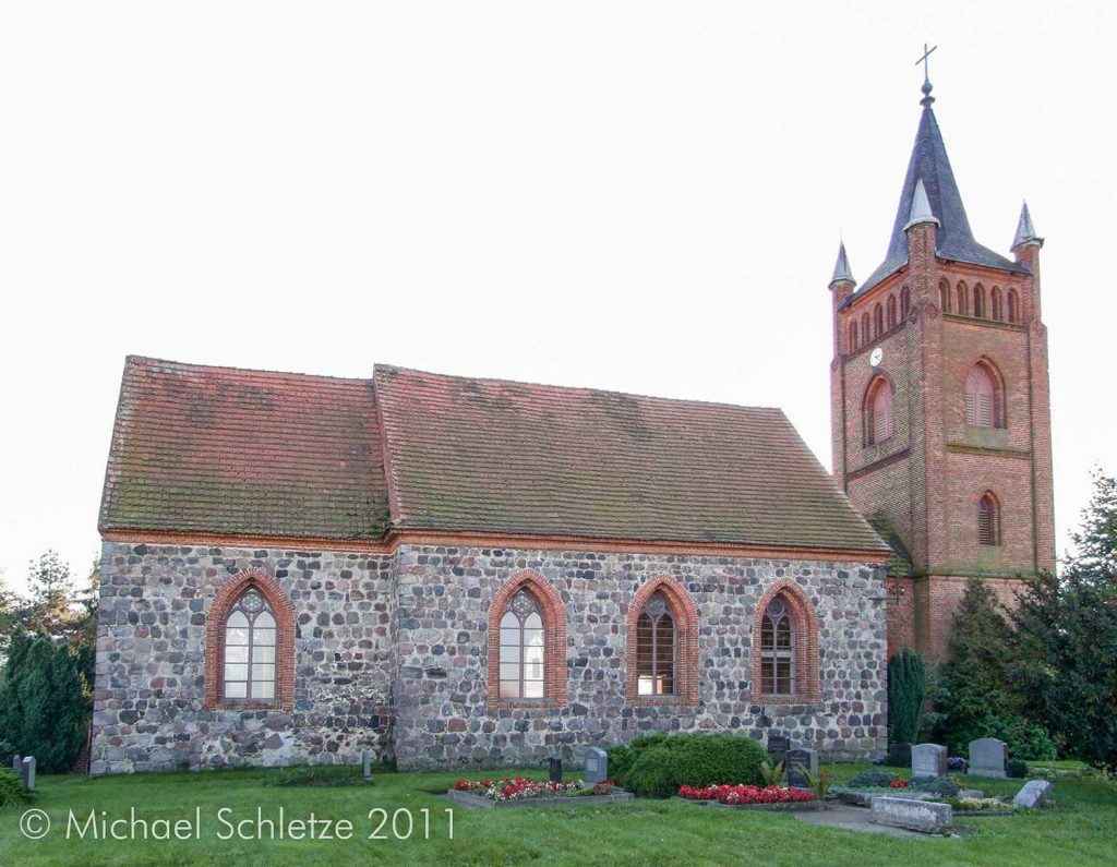 Nur Grundriss und Außenmauern blieben nach dem neogotischen Umbau der Segeletzer Dorfkirche