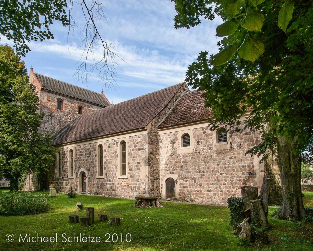Löwenbergs Kirche von Südosten: Ein großer, der damaligen Bedeutung angemessener Bau