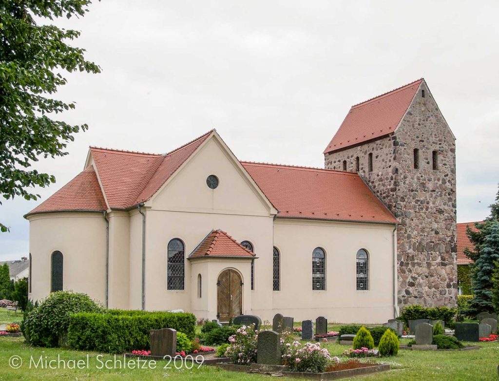Unter Putz verschwunden: Der mittelalterliche Kern der Götzer Dorfkirche