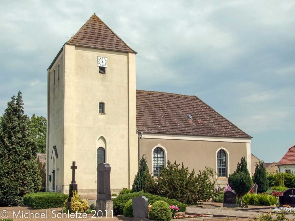 Die Gohlitzer Dorfkirche heute: Das Mittelalter verbirgt sich hinter barockem Umbau und modernem Putz