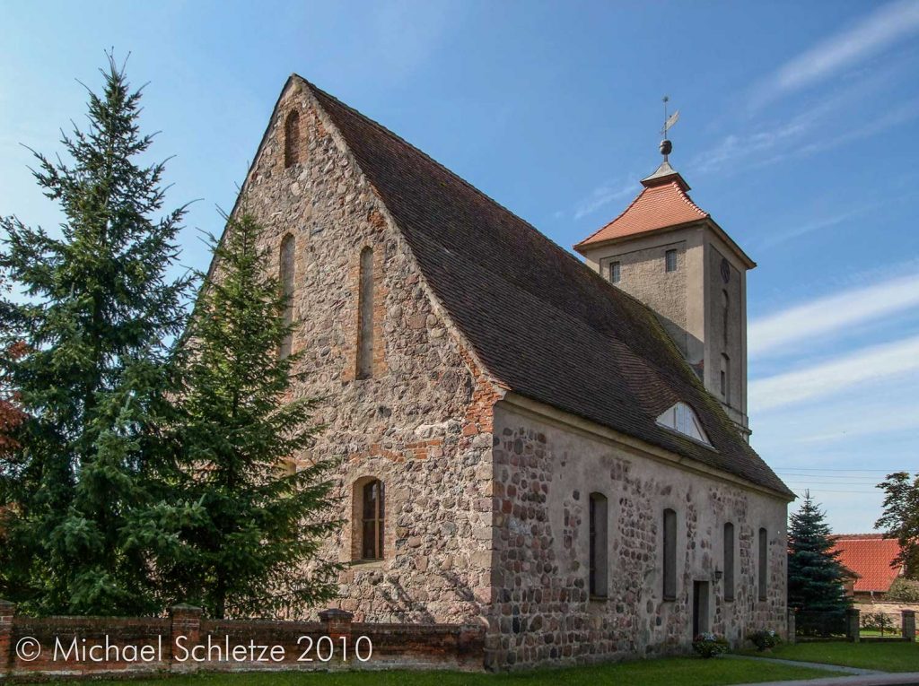 Aus dem ehemaligen "Putzbau" wurde eine mittelalterliche Feldsteinkirche